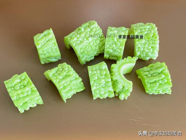 干茶树菇要泡多久，干茶树菇要泡多久可以煲汤（多给家人喝这汤）