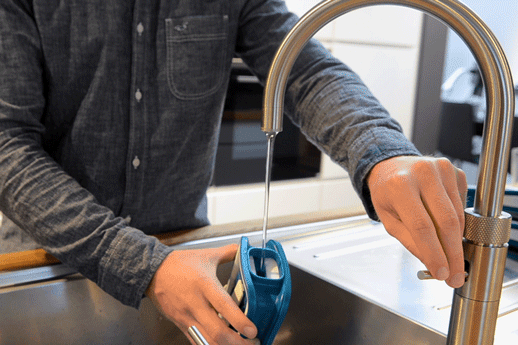 冰格里的冰怎么取出来（比传统冰格好用10倍的丹麦创意冰格）