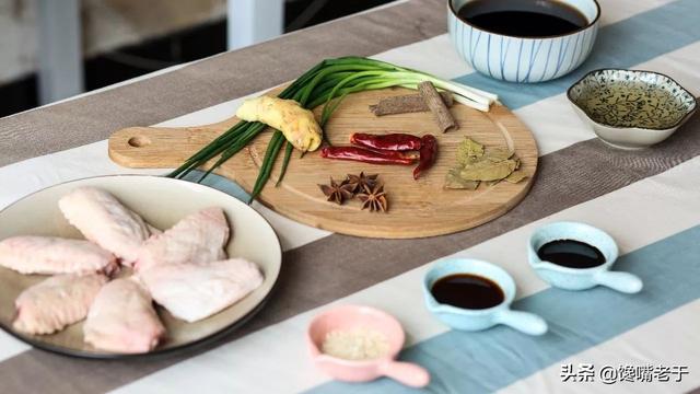 红烧酱油是生抽还是老抽，六月鲜红烧酱油是生抽还是老抽（“抽”指的是啥意思）