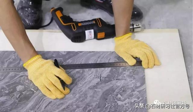 岩板是什么材料，岩板是什么材料合成的（一篇文章为你解答）