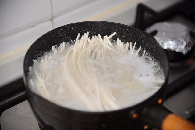 川味面条制作需要什么调料最好，川味面条制作需要什么调料最好喝（面食应该这样做）