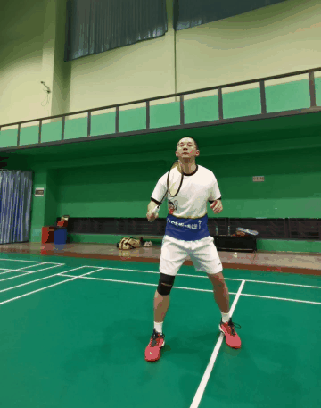 浅谈普通高校羽毛球专项学生劈吊技术教学，羽毛球劈吊和吊球区别（劈吊这招得分利器）