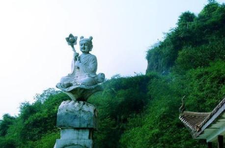 我国最大的佛像是，我国最大的佛像是哪一座（我国发现世界最大的天然佛像）