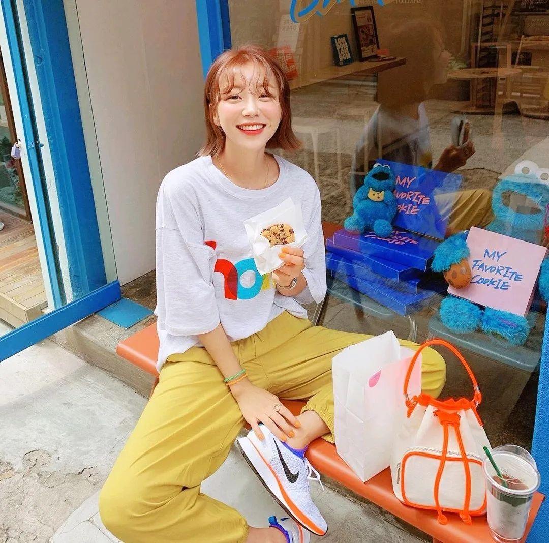 雪纺丝绒是什么面料，丝绒面料是什么面料（今年流行“云朵裤”）