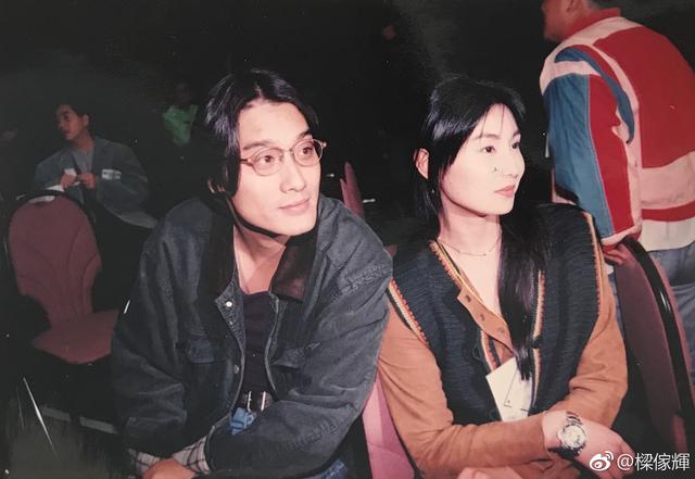 黄小琥越爱越明白,黄小琥没那么简单歌词(在2005年被李宇春唱红了) 黄小琥越爱越明白,黄小琥没那么简单歌词(在2005年被李宇春唱红了)