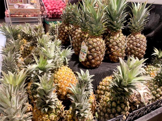 菠萝怎么吃，菠萝怎么吃不涩舌头（用盐水泡可不行）