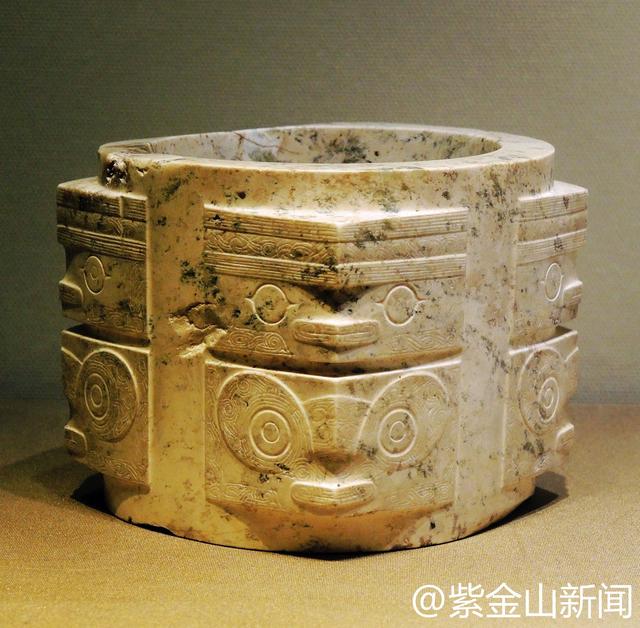 良渚玉琮的来源，良渚文明玉琮（玉琮了解一下——它是良渚文化的典型器物之一）