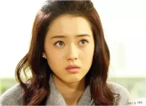 李采潭个人信息，请问这是什么电影（2021年韩国10大“最美女演员”）