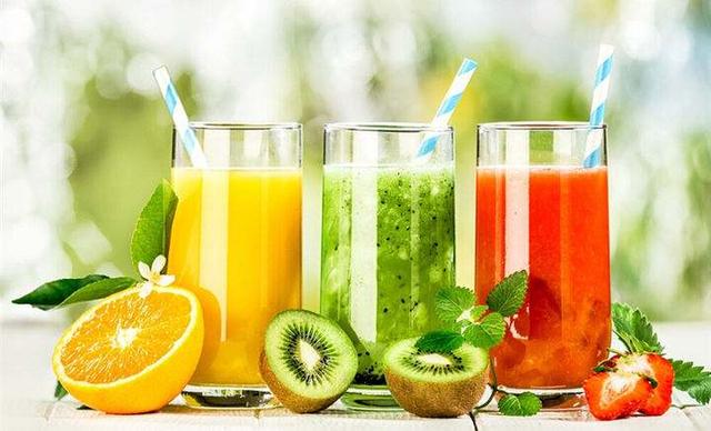 我想天亮了，是蓝色清晨的第一杯水，是暖的，我想下一个天亮的（清晨“第一杯水”你喝了吗图片）