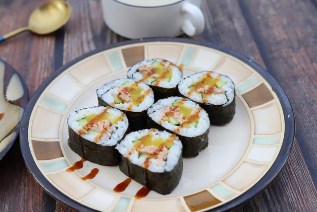 寿司女孩哦，微信头像，寿司女孩哦（啥寿司都能做出来）