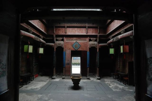 宏村在哪里，安徽宏村在哪里（宏村、西递等旅游景区恢复开放）