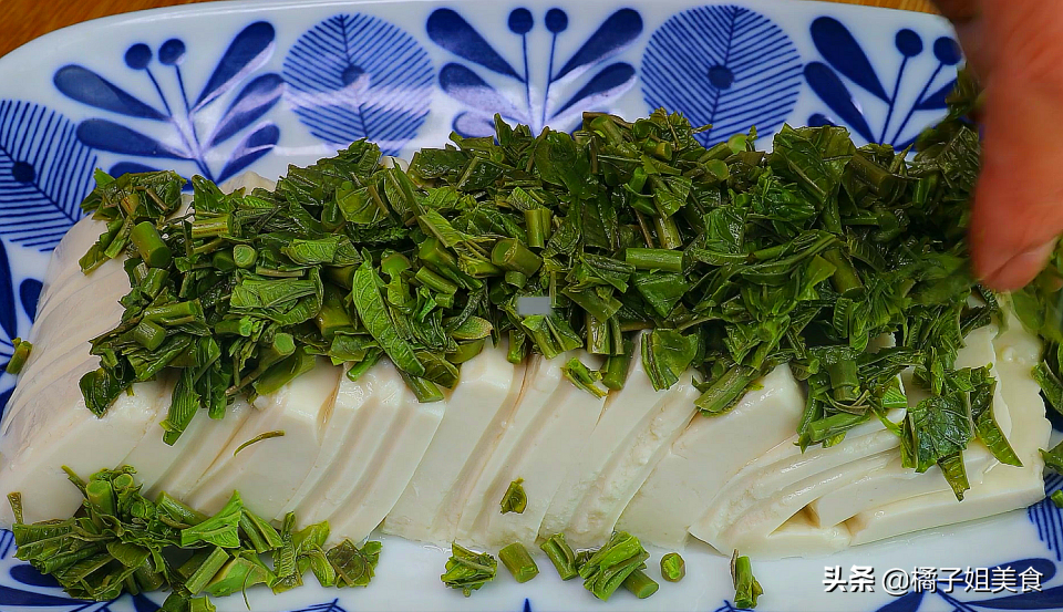 圖片[4]-【涼拌香椿豆腐】做法步驟圖 口感鮮美 比肉還香-起舞食譜網(wǎng)