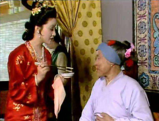 刘姥姥进大观园的歇后语，刘姥姥进大观园歇后语（红楼梦故事赏析41、1）