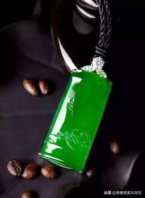 怎样初步鉴别翡翠的好坏，怎样初步鉴别翡翠的好坏呢（三分钟教你看懂翡翠）