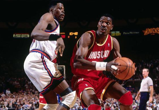 篮球战术有哪些，篮球场上常用的战术有哪些（NBA五大经典战术体系）