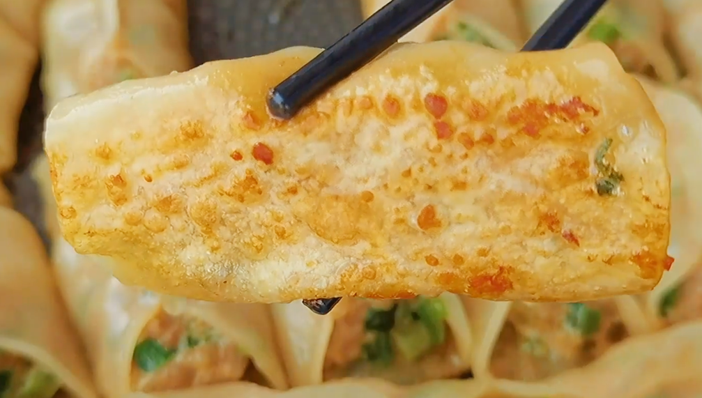 图片[9]-【韭菜锅贴】做法步骤图 个个酥脆鲜嫩 真解馋-起舞食谱网