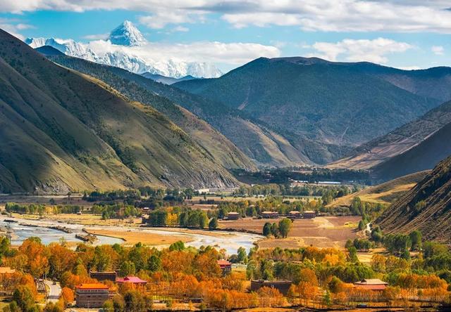 中国最美景观大道是从哪儿到哪儿，中国最美景观大道318国道从哪儿到哪儿（带你走进“中国人的景观大道”）