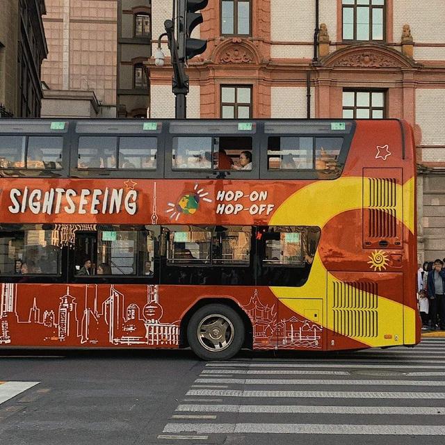 QQ个性名片背景图，qq名片背景图片怎么换（名片背景图‖中意你）