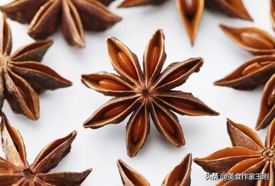 白芷在调料中的作用，白芷炖肉起什么作用（12种常见香料怎么用）