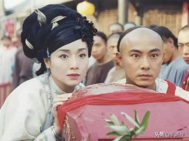 “最爱宣萱”的张卫健为何转身娶了张茜？相伴22载至今无子