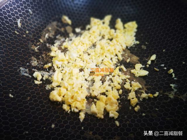 减肥午饭吃什么好，减肥午餐吃啥好（450大卡的减脂午餐）