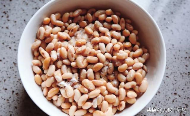 大叔家的日本小吃：自制纳豆，制作简单，清淡味美，家人爱吃