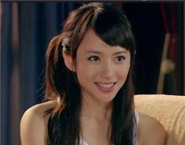 《爱情公寓》里胡一菲的情敌“诺澜”，如今她生活得怎么样？