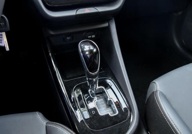 倒挡是哪个（自动挡上的P、R、N、D、S、L和M）