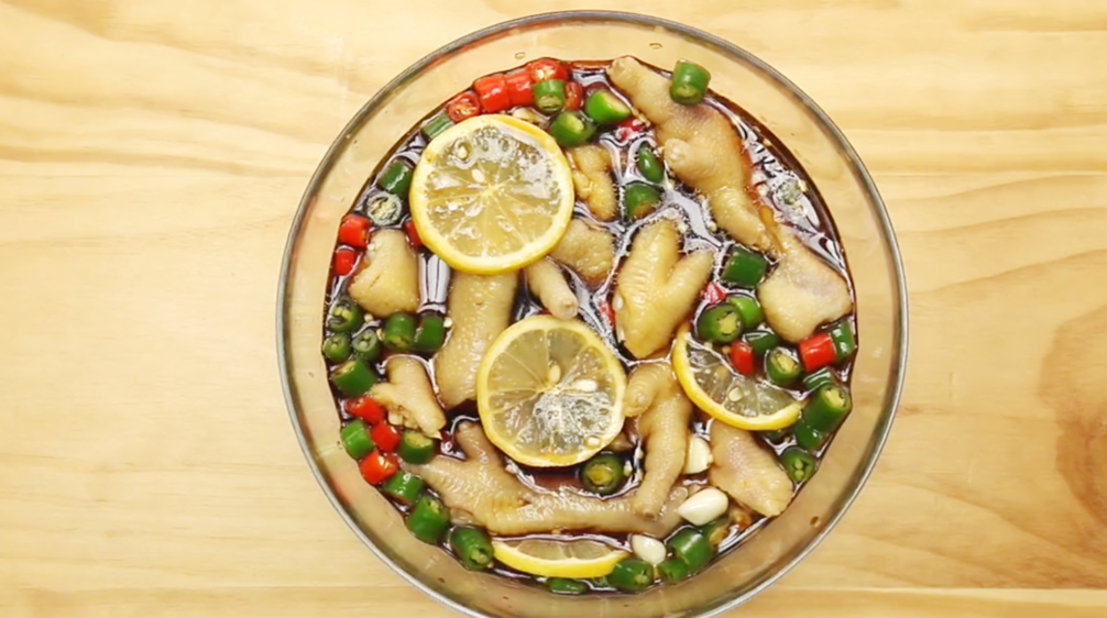 圖片[5]-【檸檬泡椒鳳爪】做法步驟圖 酸辣爽口 一口一個停不了-起舞食譜網