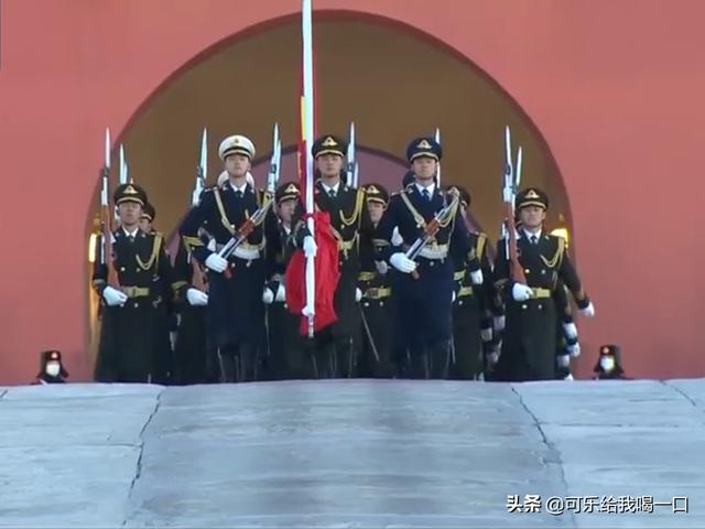 北京每天都要升国旗吗，北京升国旗是每天都有吗几点开始（天安门每天升起的国旗都是崭新的）