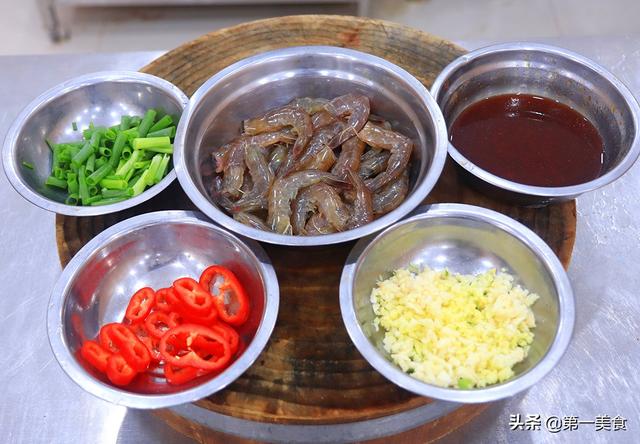 大虾怎么炒好吃，大虾怎么炒好吃又简单的做法（想吃虾不用再去饭店了）