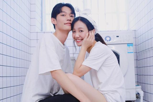 让水瓶男心软的必杀技，水瓶聊天态度看出他喜欢你（能让十二星座男心软的一句话是什么）