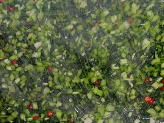 云南新平腌菜的腌制方法，云南《傣味水腌菜》的八种经典吃法