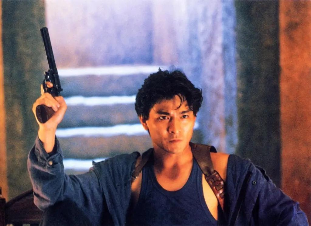 与《英雄本色》《辣手神探》白鸽,教堂,枪战慢镜头相比,《侠盗高飞》