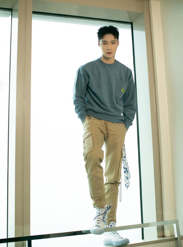 宝石蓝是什么颜色，艳蓝和宝石蓝（多穿这3种“颜色”）