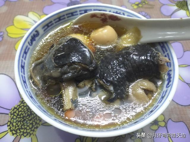 怎样炖乌鸡汤好喝，清炖乌鸡汤怎么炖好喝又营养（汤色清亮补而不燥）