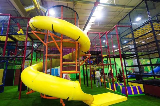 沈阳游乐场，这家2万立方的美式游乐园（沈阳游乐场哪里便宜）