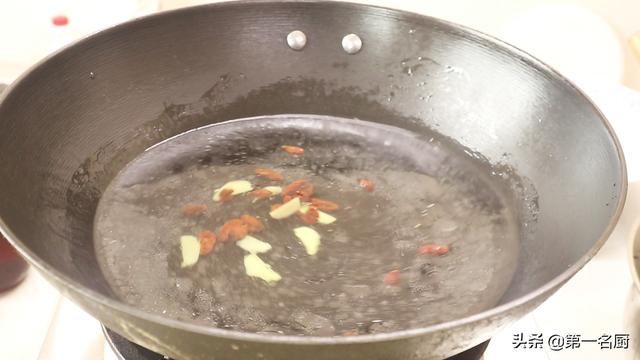 大白菜汤怎么做简单又好喝，记得多加这一样食材