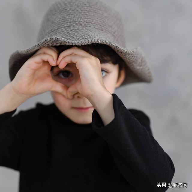 带泊字的男孩名字，带泊字的男孩名字洋气（如星辰般温柔的男孩名）