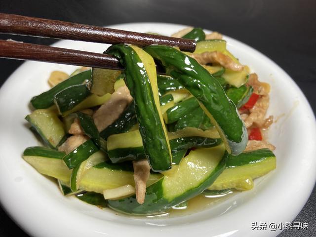 炒黄瓜片的家常做法，土豆片炒黄瓜片的家常做法（黄瓜这样炒实在太好吃了）