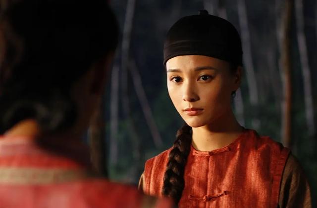 冯绍峰个人简历资料，1978年属什么生肖（还是冯绍峰前女友的她）