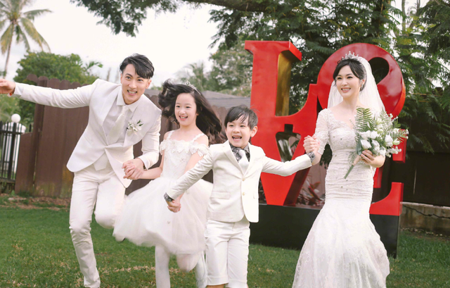 唐装婚纱照三大要点，唐装婚纱照三大要点是什么（复古、唐装风格百变）