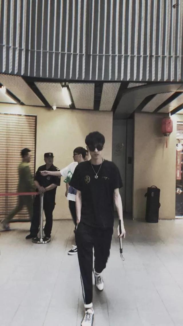 孟鹤堂，微信头像，孟鹤堂（老秦、李鹤东、张九南、孟鹤堂）