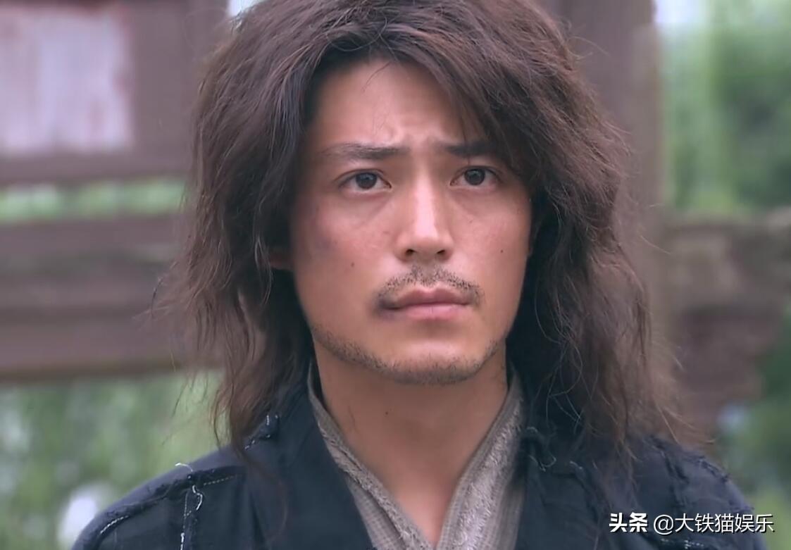 《怪侠一枝梅》播出11年,仨女配成一线,大反派娶了"千亿千金"