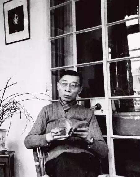 傅雷家书作者简介，傅雷家书的作者简介（看了《傅雷家书》我才明白）