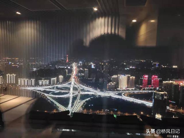 郑州东区有个大玉米在哪，郑州大玉米在哪儿（郑州大玉米观景层，震撼了）