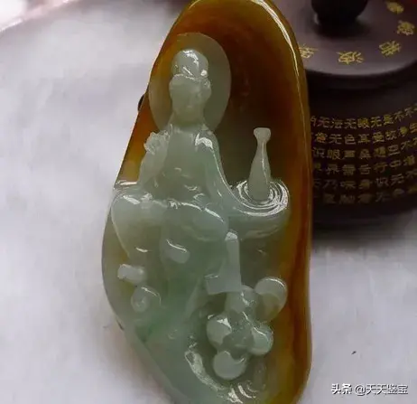 翡翠观音的寓意是什么，翡翠观音的寓意和佩戴的好处（史上最全翡翠观音种类大全）