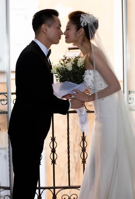 安以轩结婚了吗，安以轩结婚纪念日宣布二胎（晒视频宛如20岁花信少女）