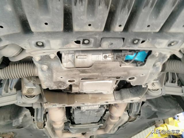 奔驰s与迈巴赫s有什么区别，奔驰迈巴赫和s的区别（两年贬值60万的迈巴赫S400）