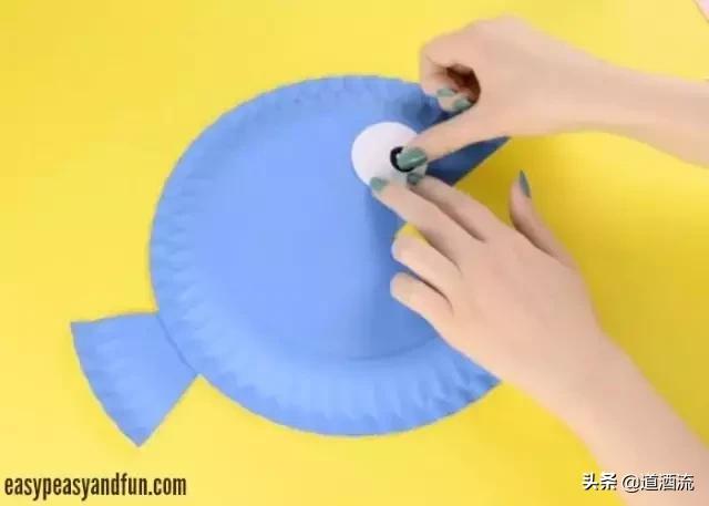 幼儿园大班手工纸质飞盘制作方法，承包幼儿园整个学期美工课堂